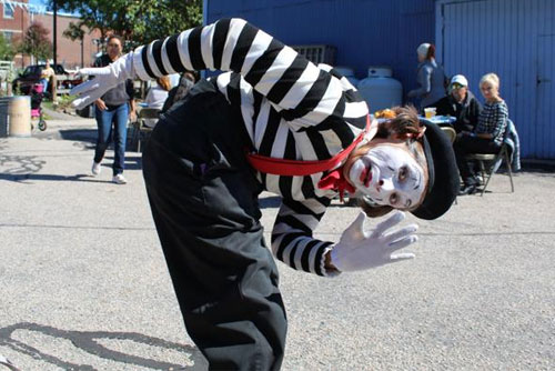 Amy the Mime